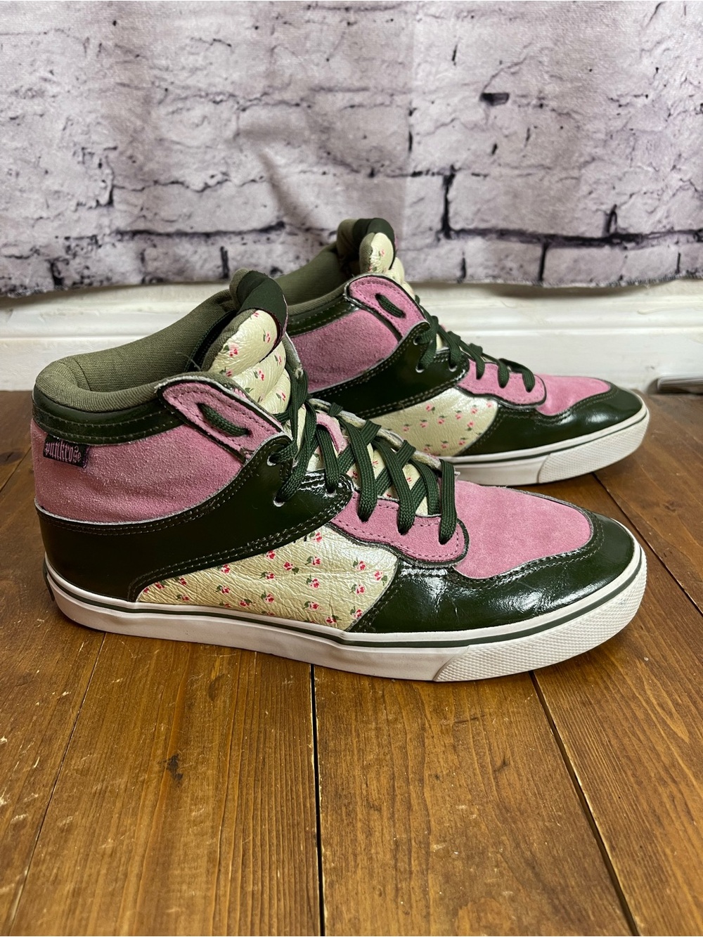 Punkrose Womens size 8.5 green and floral high top sneakers